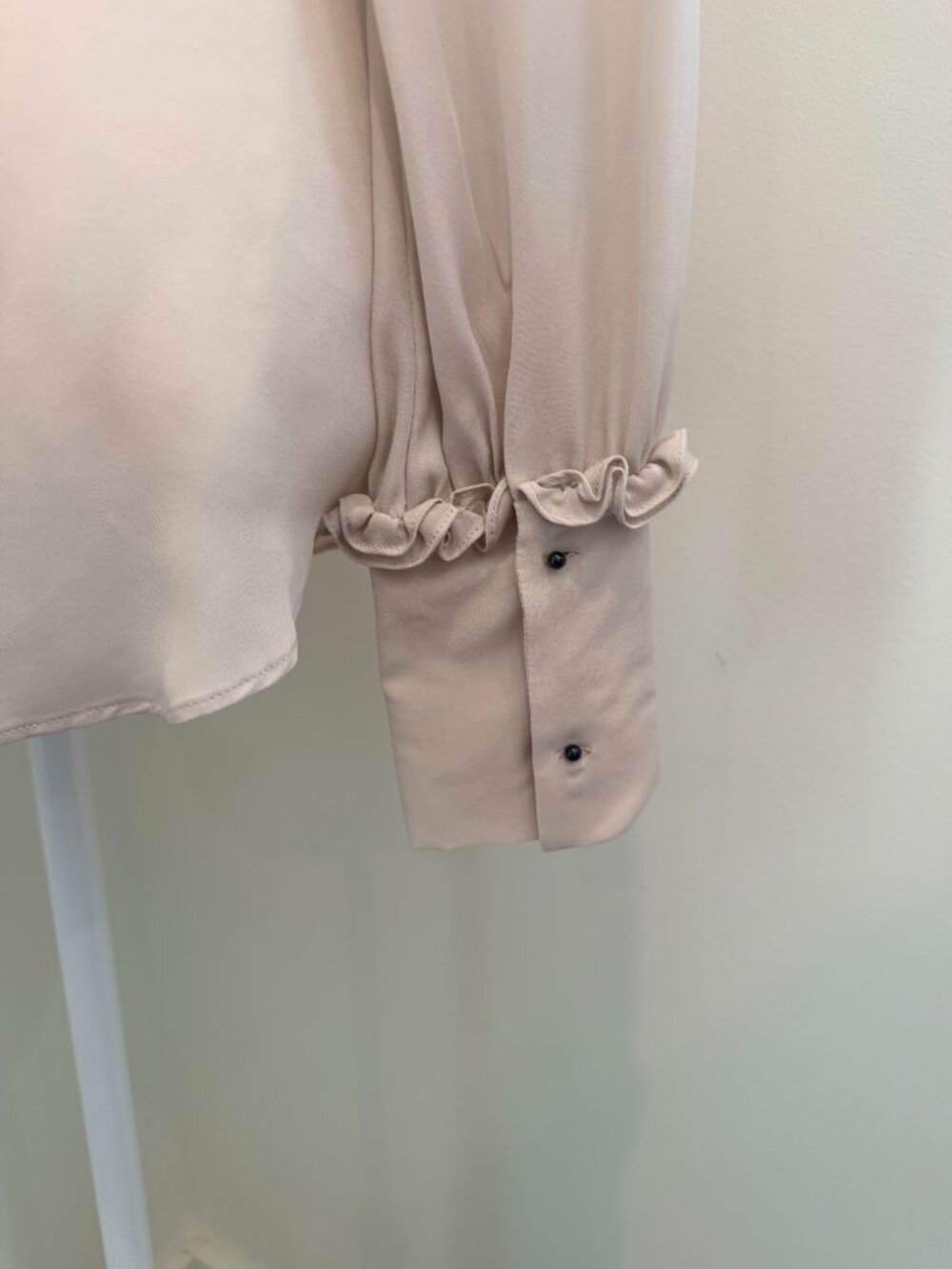 Nili Lotan "Lily" Ruffle Silk Blouse – 100% Silk Pale Pink / Blush Size XS - Picture 8 of 10